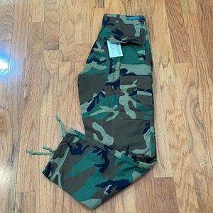 NWT Trousers Camouflage Woodland Combat Pattern Size Medium Regular Green Brown